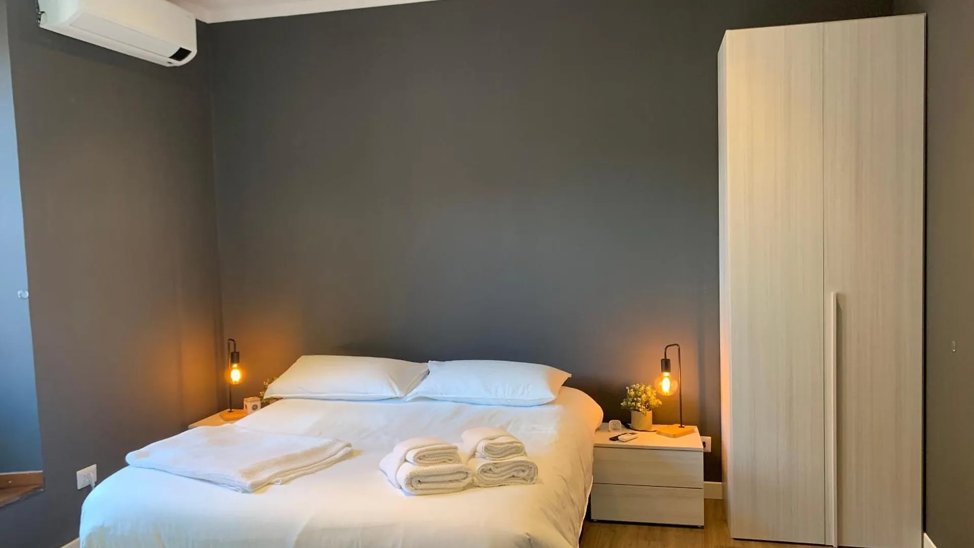 San Lorenzo Elegance Suites - Just Steps From The Colosseum 0*, Rome Italy